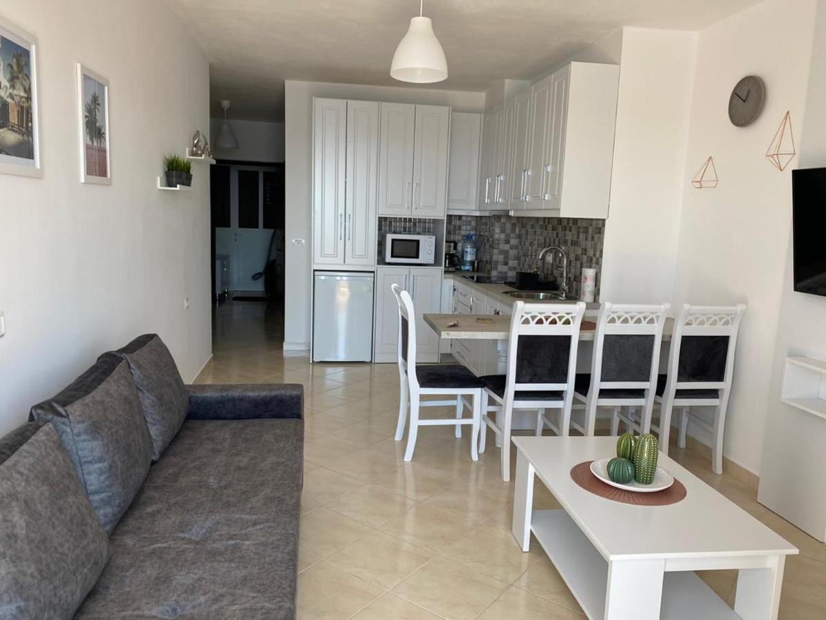 Sun & Sea Apartment Saranda Esterno foto